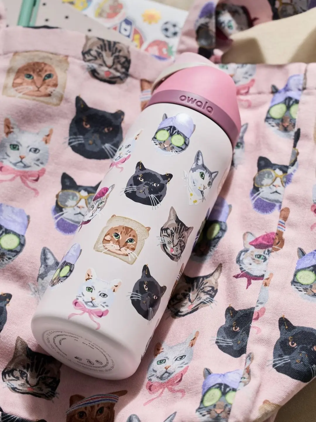 [New] Owala UO Exclusive Cat Collage FreeSip 32 oz Water BottleBPA-Free Travel & Gym Tumbler
