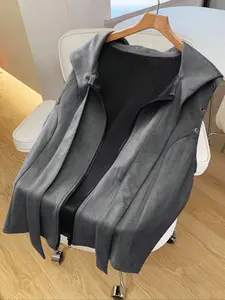 Men's casual sleeveless plain fitted vest gilet, suitable for comfortable everyday wear in spring and autumn.