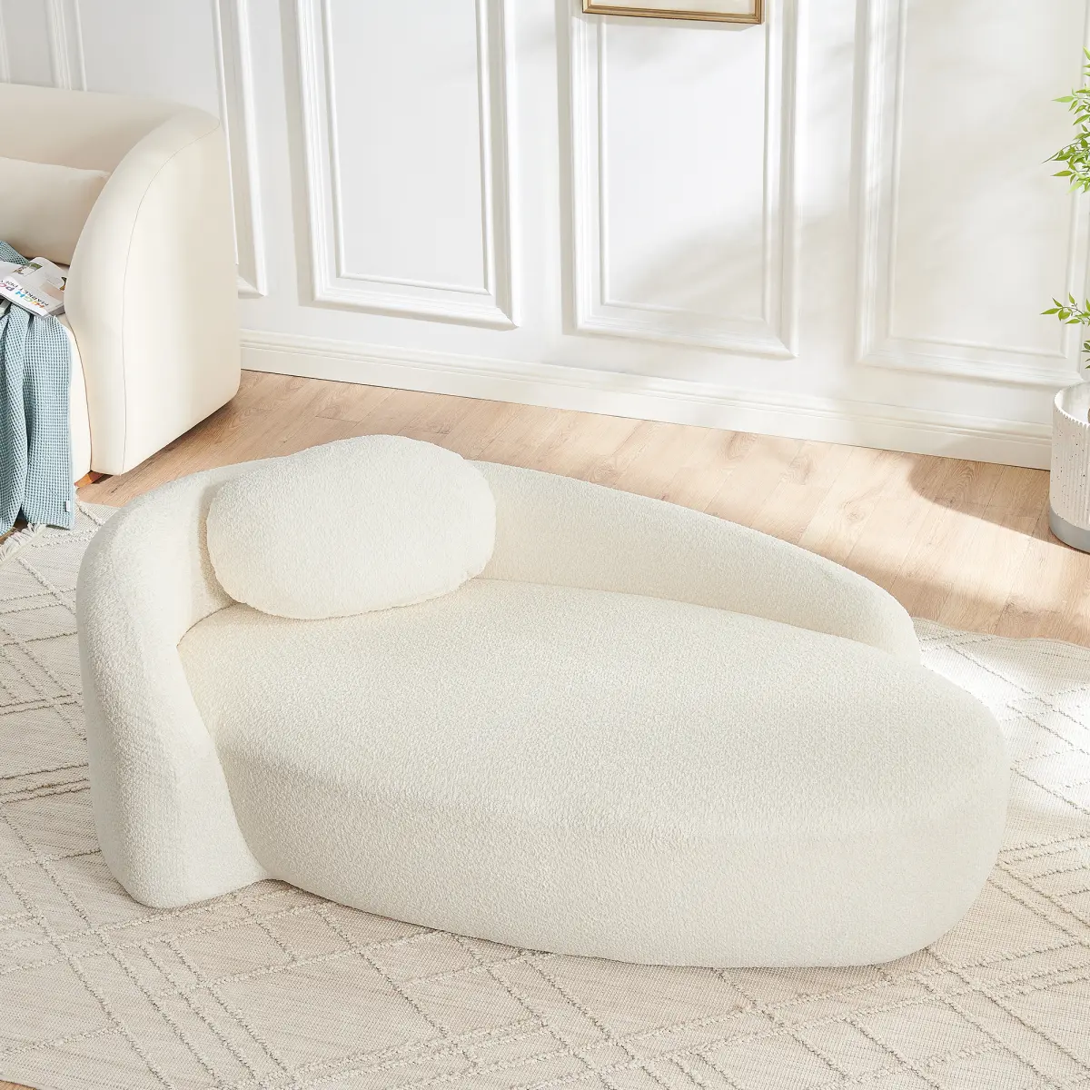 Upholstered Chaise Lounge Indoor for Living Room Bedroom Office, Chaise Lounge Sofa, Modern Oval Single Lazy Sofa Chair with Integrated Backrest, Side Armrest and Pillow, Compact Space-Saving Lounge Chair for Living Room Bedroom, Beige