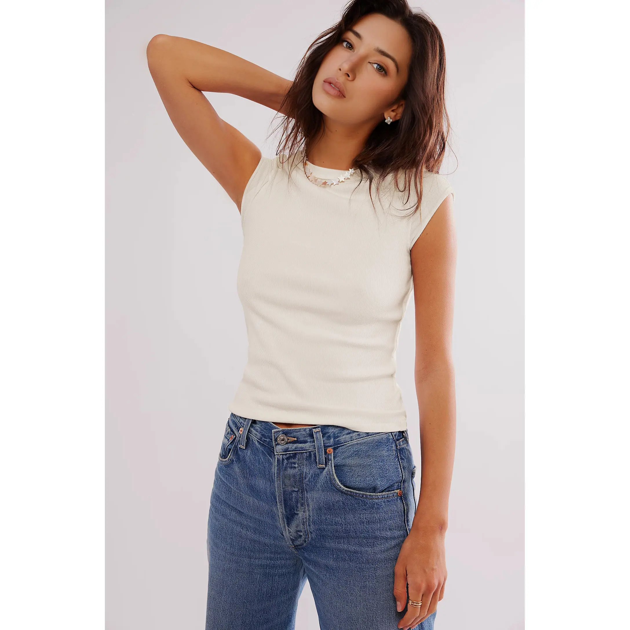 Chouyatou Women's Essential Shortsleeve Round Neck Solid-Color Fitted Lightweight Breathable T-Shirt, Everyday Tops for Women, Basic,back to school,back to school shopping, Lady, Elevated Basics