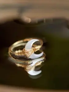 A Bohemian Style Moon Shaped Adjustable Ring, Suitable As A Retro Accessory for Daily Wear and Party Occasions, Perfect As A Gift and Exquisite Teenage Jewelry