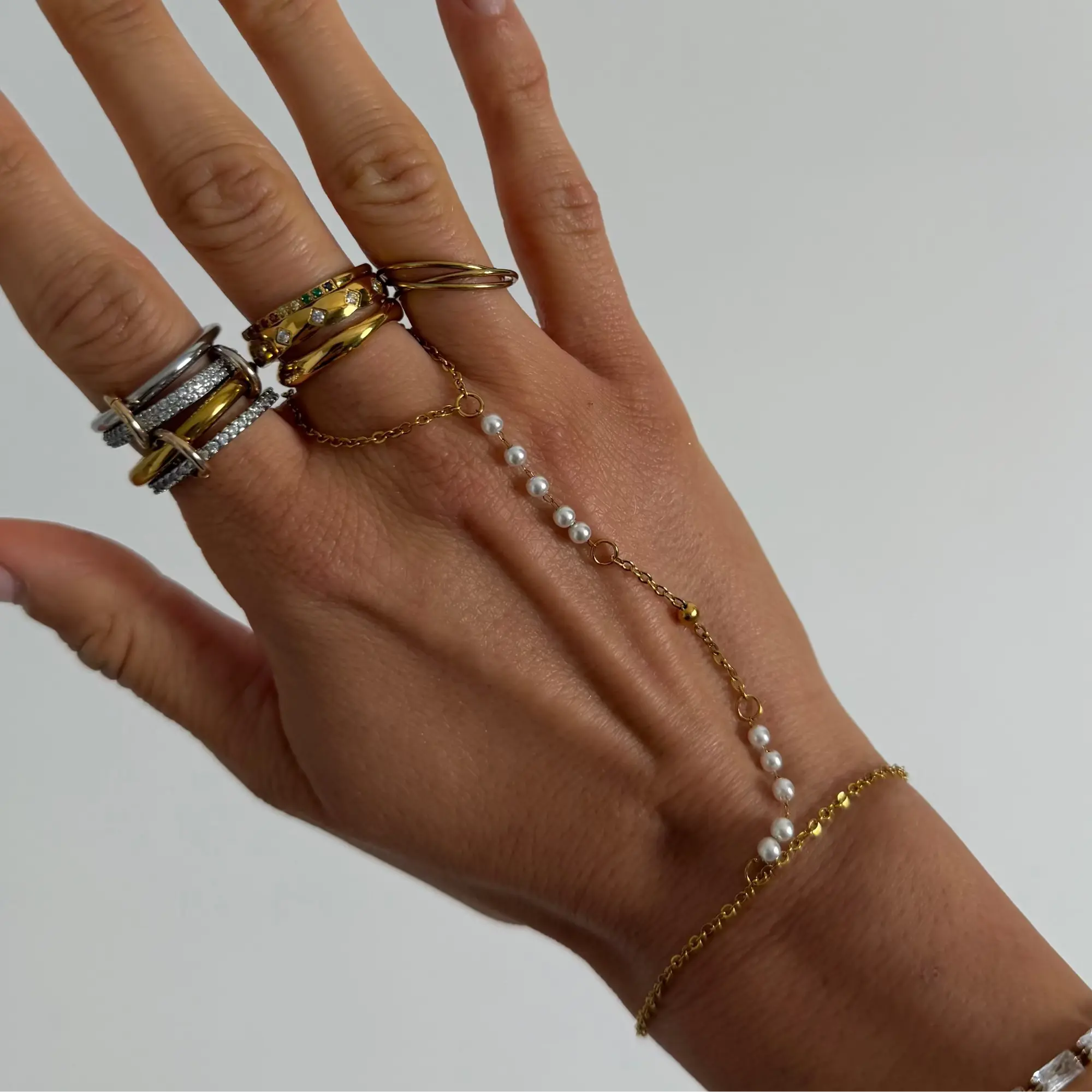 EVRY JEWELS Gold or Silver Plated Women's Hypoallergenic Pearly Yours Hand Chain