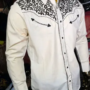 CAMISA VAQUERA BORDADA EL SEÑOR DE LOS CIELO PARA HOMBRE White Western Shirt with Black Embroidery for Men