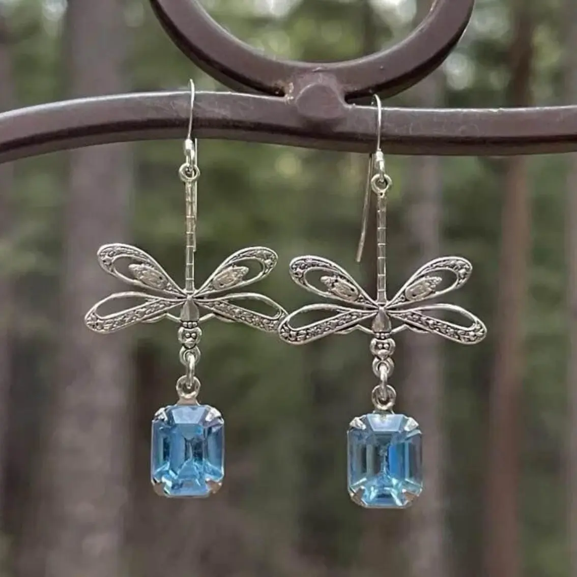 New Whimsical Beautiful Dangle Dragonfly Earrings