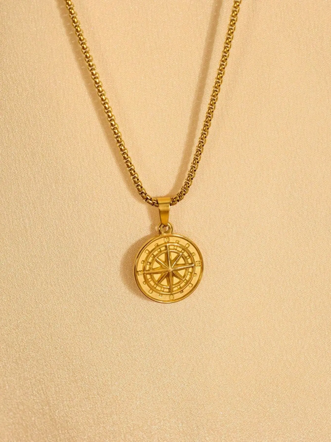 Men's Stainless Steel Compass Pendant Necklace, Viking Nordic Style Metalic Design, Daily Wear Jewelry for Men, Metallic Design