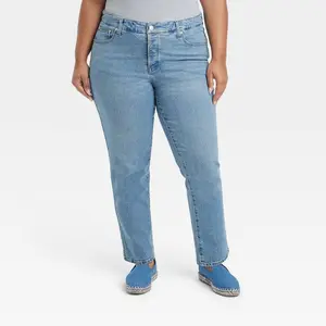 Women's Mid-Rise 80's Slim Fit Jeans - Universal Thread Medium Wash 26