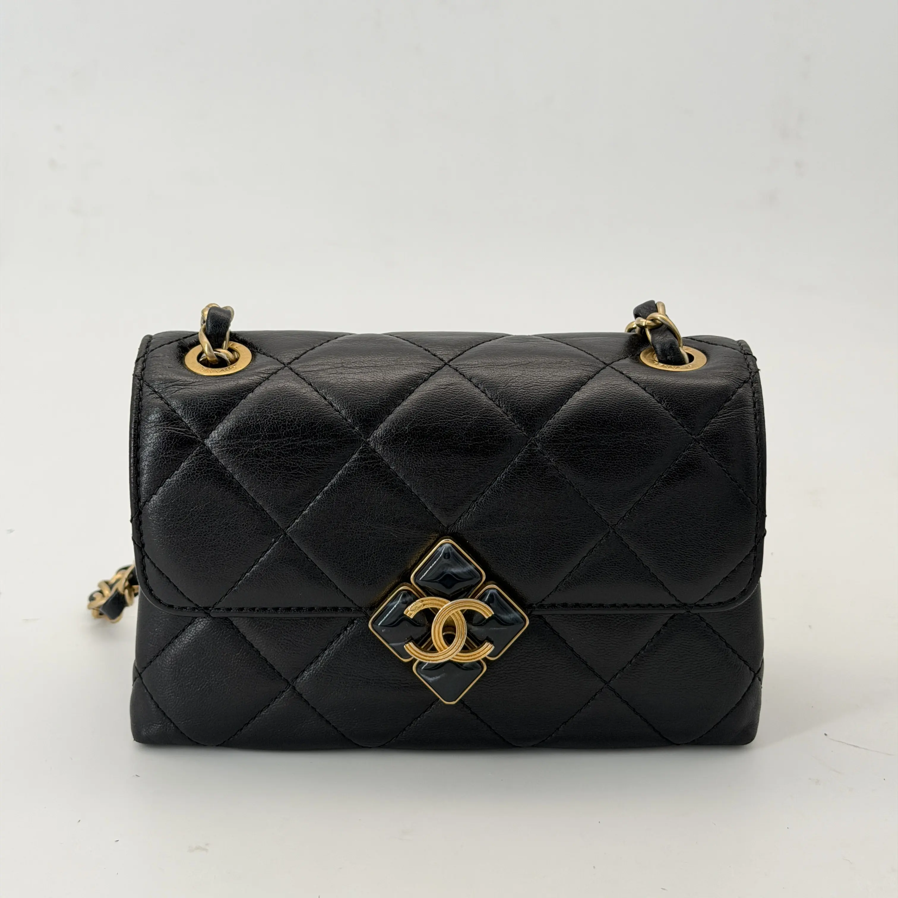 Pre-owned CHANEL lambskin Crossbody Bags Quilted Diamond Lock Flap Black