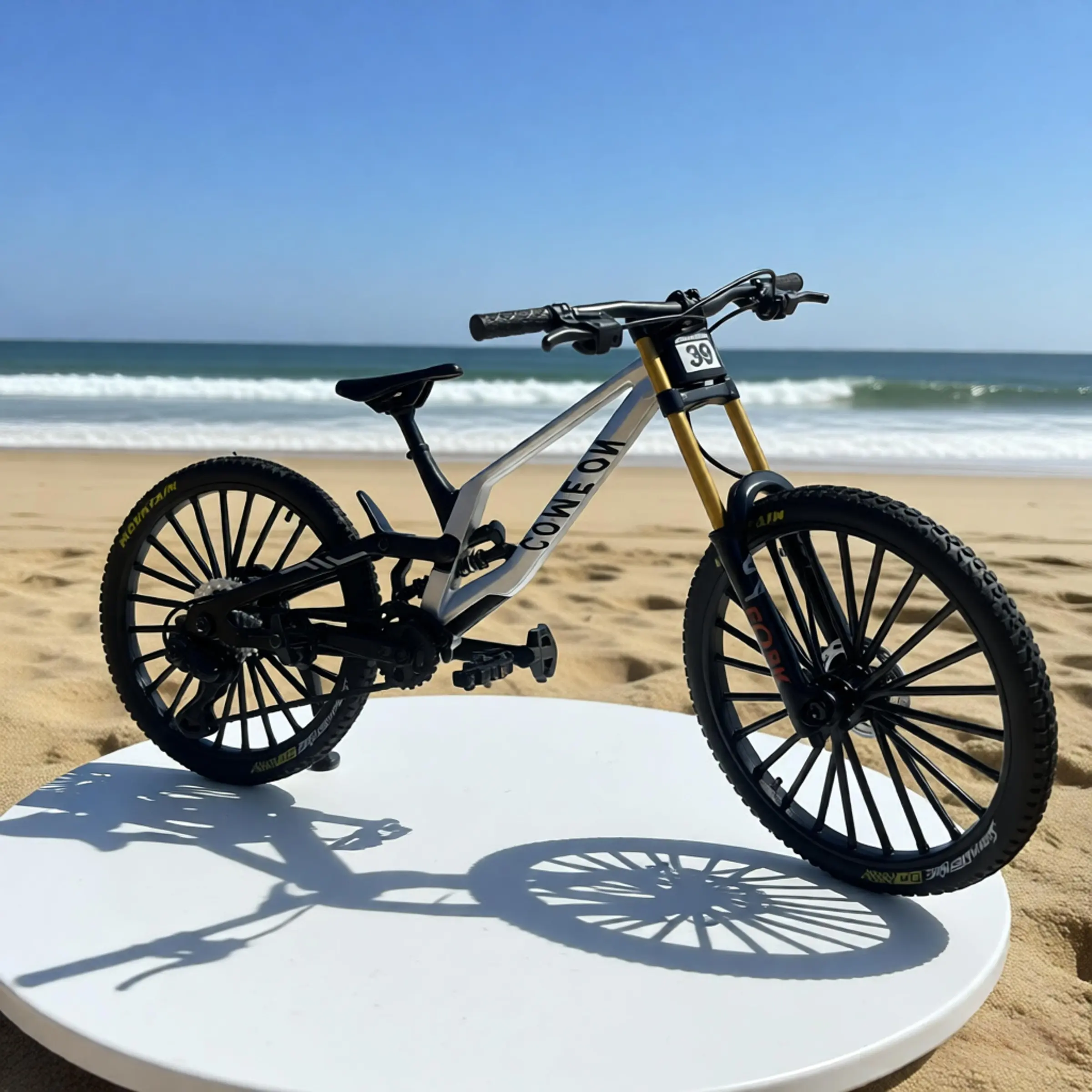 New Alloy Bicycle Model, Realistic Mountain Bike, Road Bike, Desk Ornament, Desktop Statue, Figurine, Collectible Figurine, Party Gift, Birthday Present, Valentine's Day Small Gift, Decoration Items