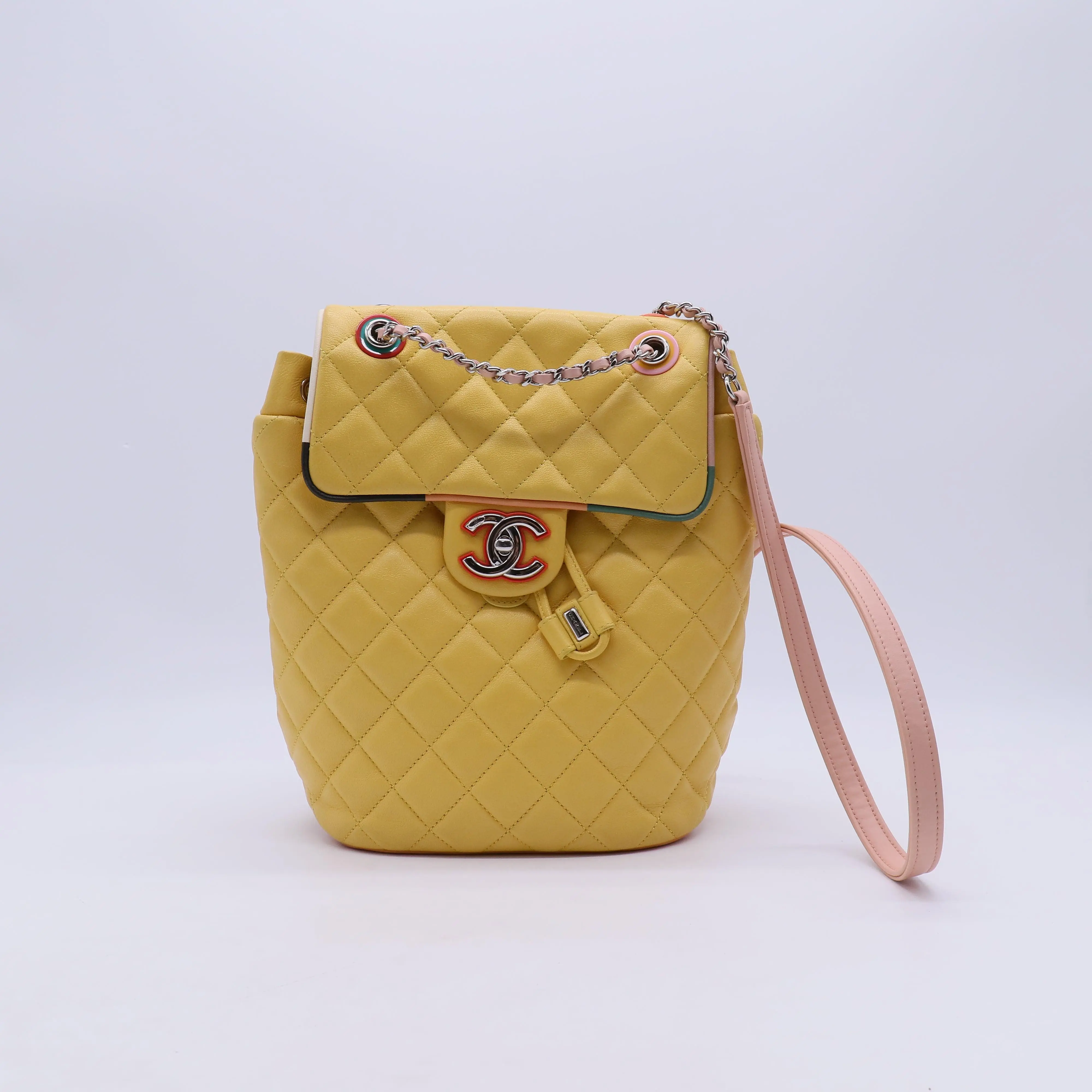 Pre-owned CHANEL Leather Backpacks Quilted Backpack in Silver Yellow Lambskin CC B21940