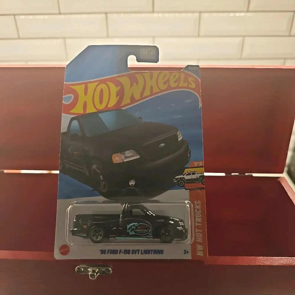 Hot Wheels 2009 Ford F-150 SVT Lightning Diecast Toy Car - Black Pickup with Custom Decal