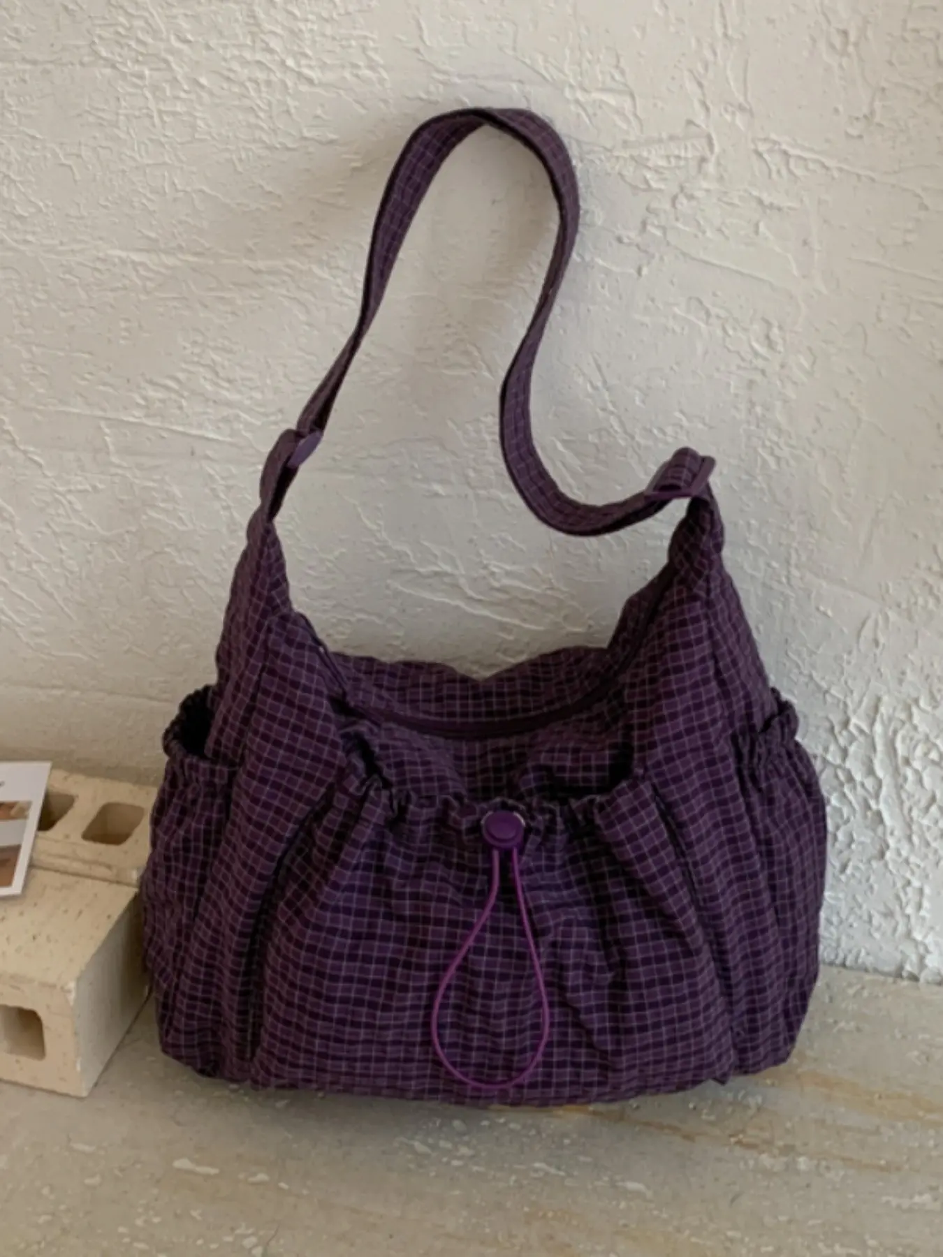 Retro plaid drawstring design, fashion versatile shoulder handbag, Fashionable crossbody bag, casual style lightweight crossbody bag, Lightweight messenger bag, multi-color optional, suitable for daily travel, shopping