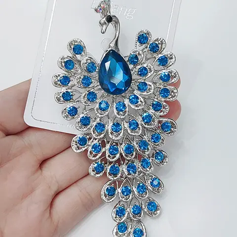 Beautiful Blue Gemstone Peacock Brooch, Exquisite Brooch with Crystals, Sparkling Crystal Fashion Accessory, Perfect Gift for Women, Daily Wear & Holiday Gatherings, Flower Brooch