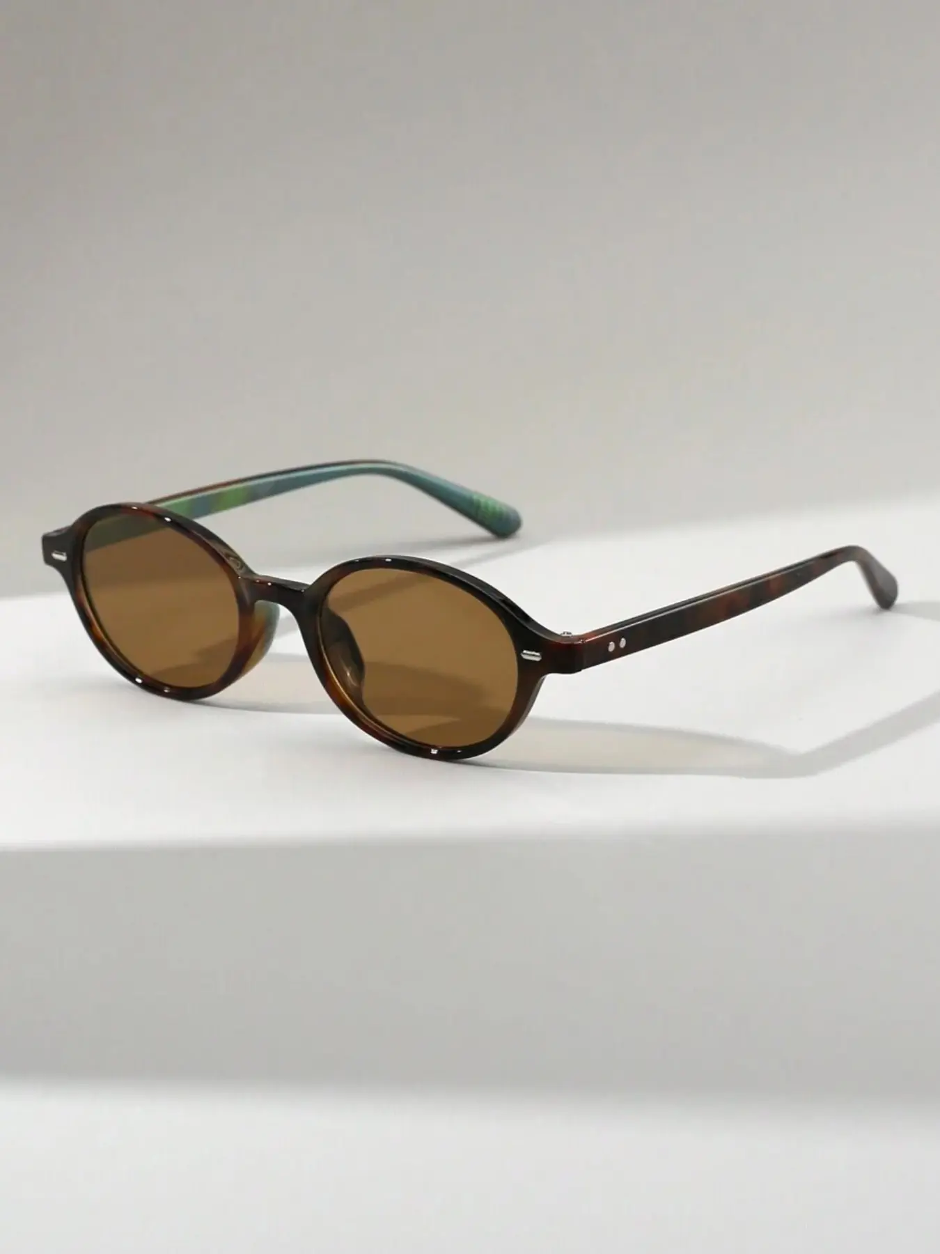 Vintage Tortoiseshell Oval Sunglasses, Colorblock Temple Design, Essential Uv400 Protection, Casual Style, All Seasons Wear, High Quality Street Style Sunglasses, Vintage Trendy Sunglasses, Classic Oval Sunglasses, Street Style Shades
