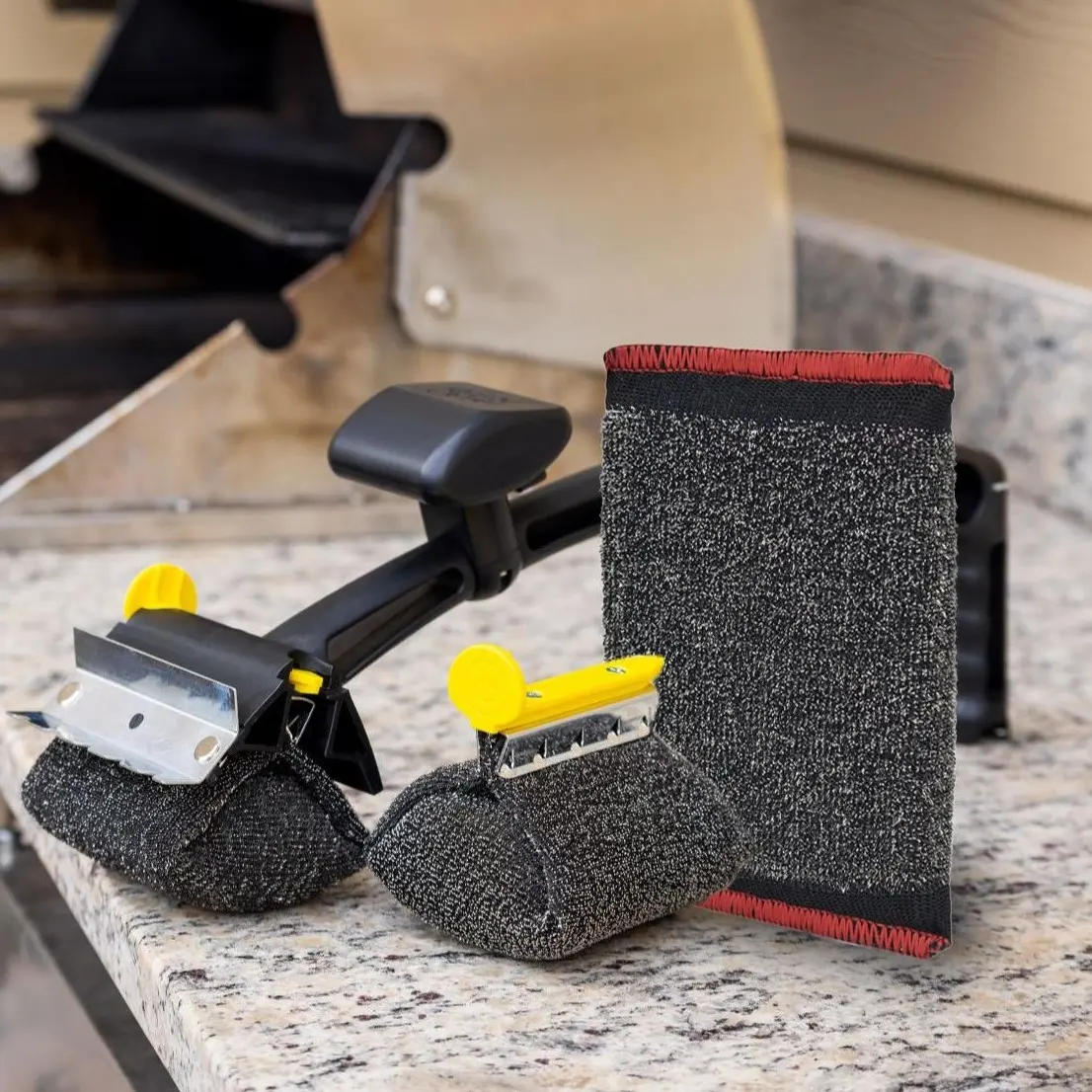 BBQ Daddy Bristle Free Grill Brush with Replacement Head and Scour Daddy XL Scouring Pad
