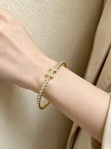 Fashion Minimalist Cold Shoulder Bracelet, European H Letter Dual Color Titanium Steel Wristband, Ideal for Women's Daily Wear, Parties, Gifts