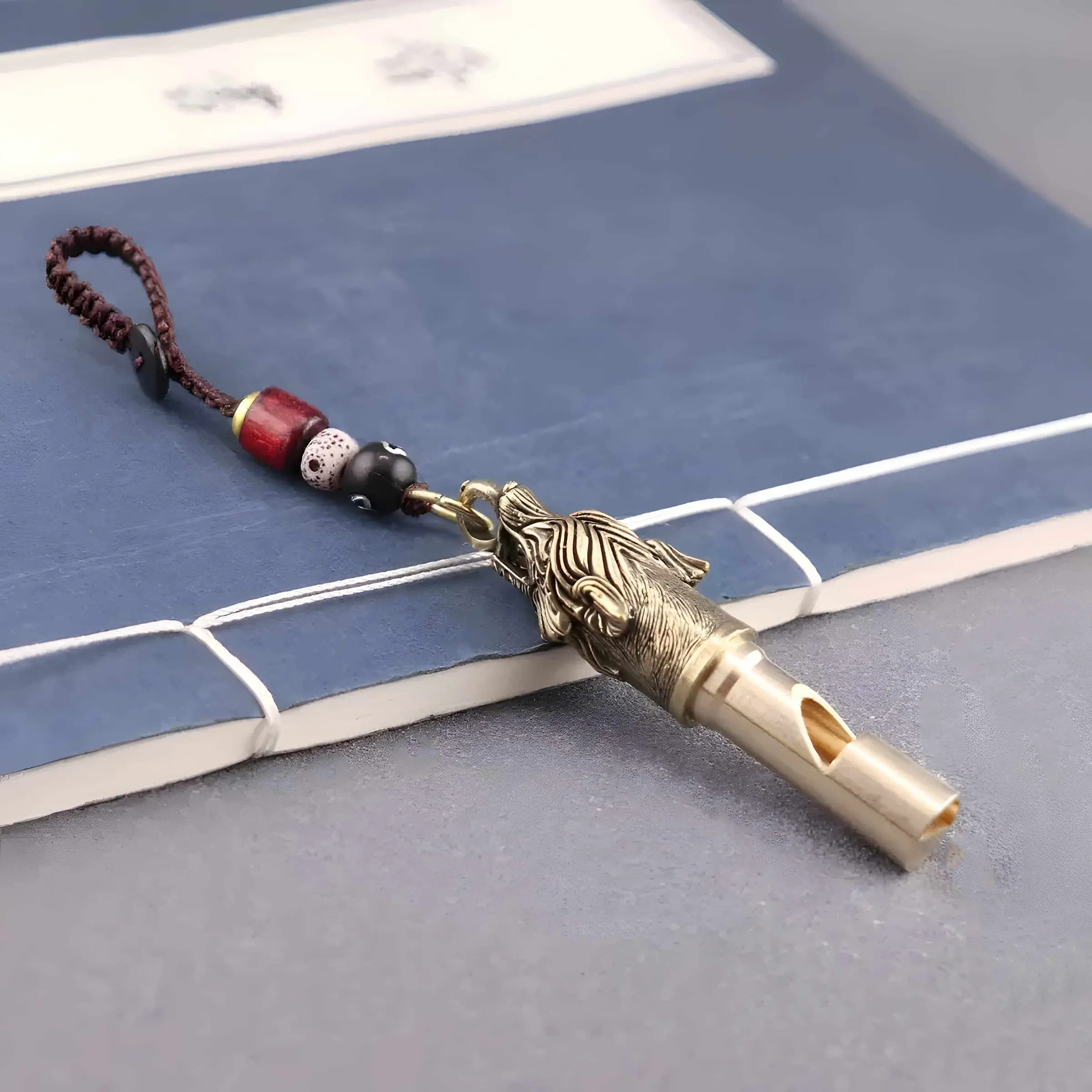 Brass Wolf Head Whistle, Vintage Outdoor Survival Whistle, Portable Keychain Pendant, Creative Small Gift, Includes Rope