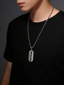 British Rock Band Judas Priest Blade Necklace, Trendy Men's Razor Pendant, Hip Hop Street Dance Accessory, Modern Fashion Accessories, Fashion Jewelry