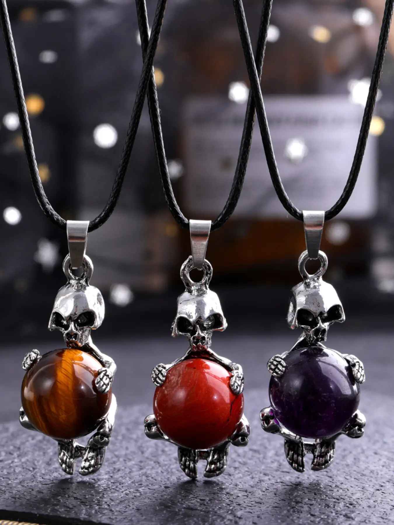 1pc Natural Crystal Skull Pendant Design Necklace, Chakra Quartz Crystals Healing Jewelry, Unisex Halloween Gift, Artificial Leather Chain, Festival Accessory, Pendant Necklaces