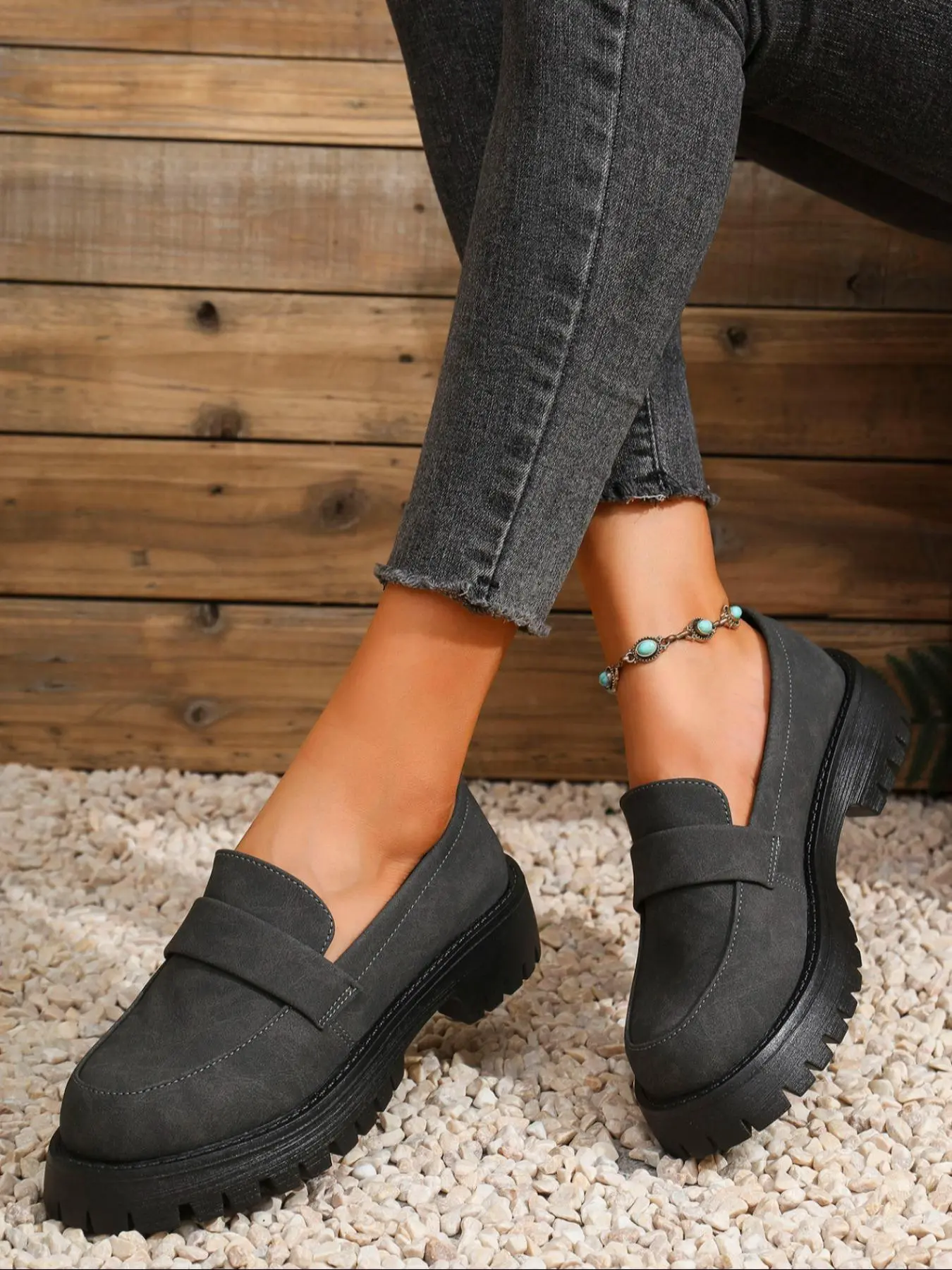 Women's Slip-On Casual Shoes, Simple Solid Color Non-Slip Rubber Flatform Trendy Loafers Flats Footwear, Stylish Round Toe Walking Shoes for Students and Outdoor Activities