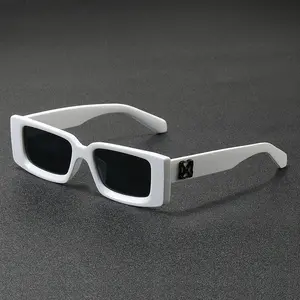 1 pair of men's retro thick-frame rectangular glasses, fashionable and classic shape, suitable daily photos and street photography, enhancing overall shape and creating a trendy retro style.