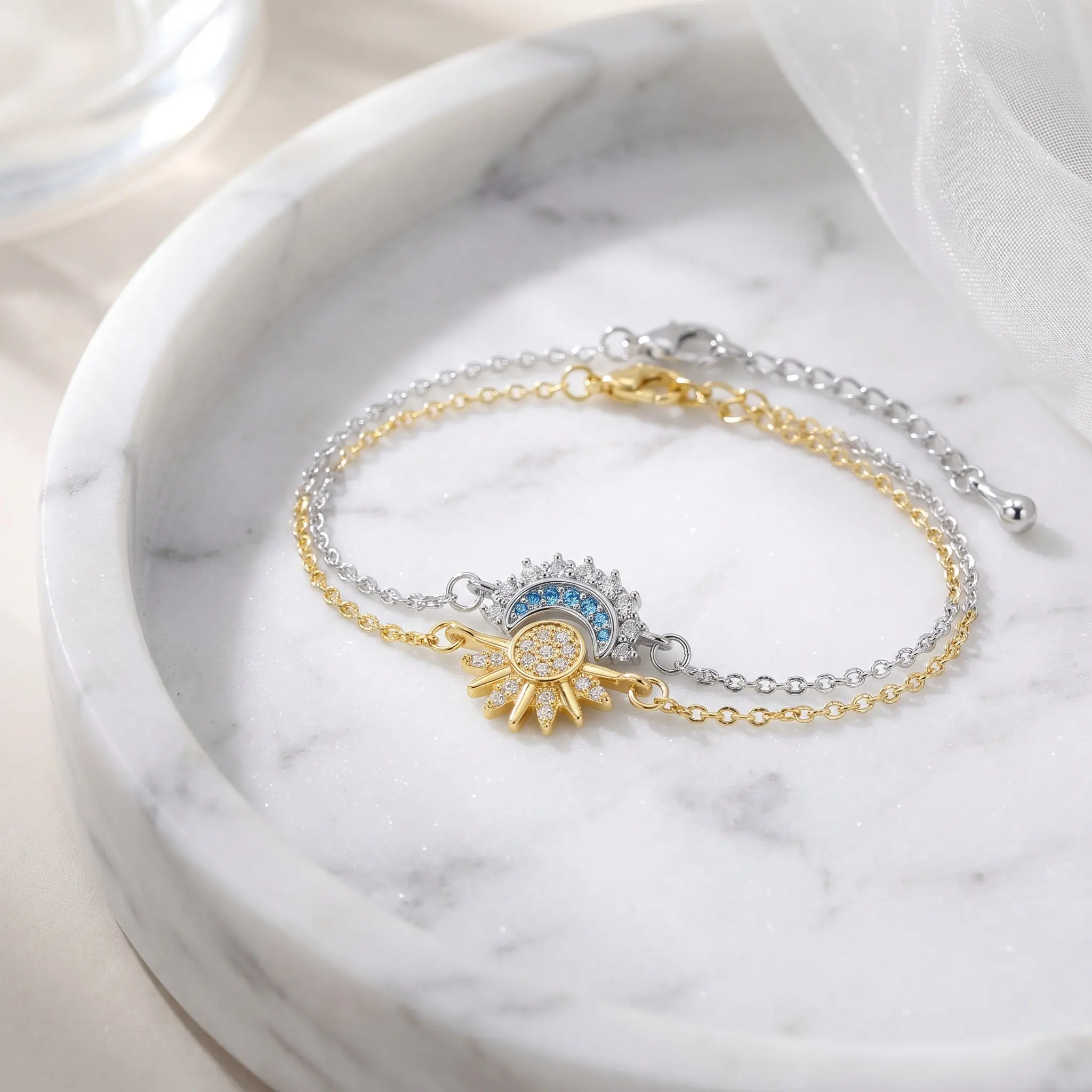 Sun-Moon Alloy Metal Bracelet Set - Stackable Gold Sun & Blue Moon, Hypoallergenic, Gift-Ready for Best Friends, Everyday Wear Friendship Jewelry