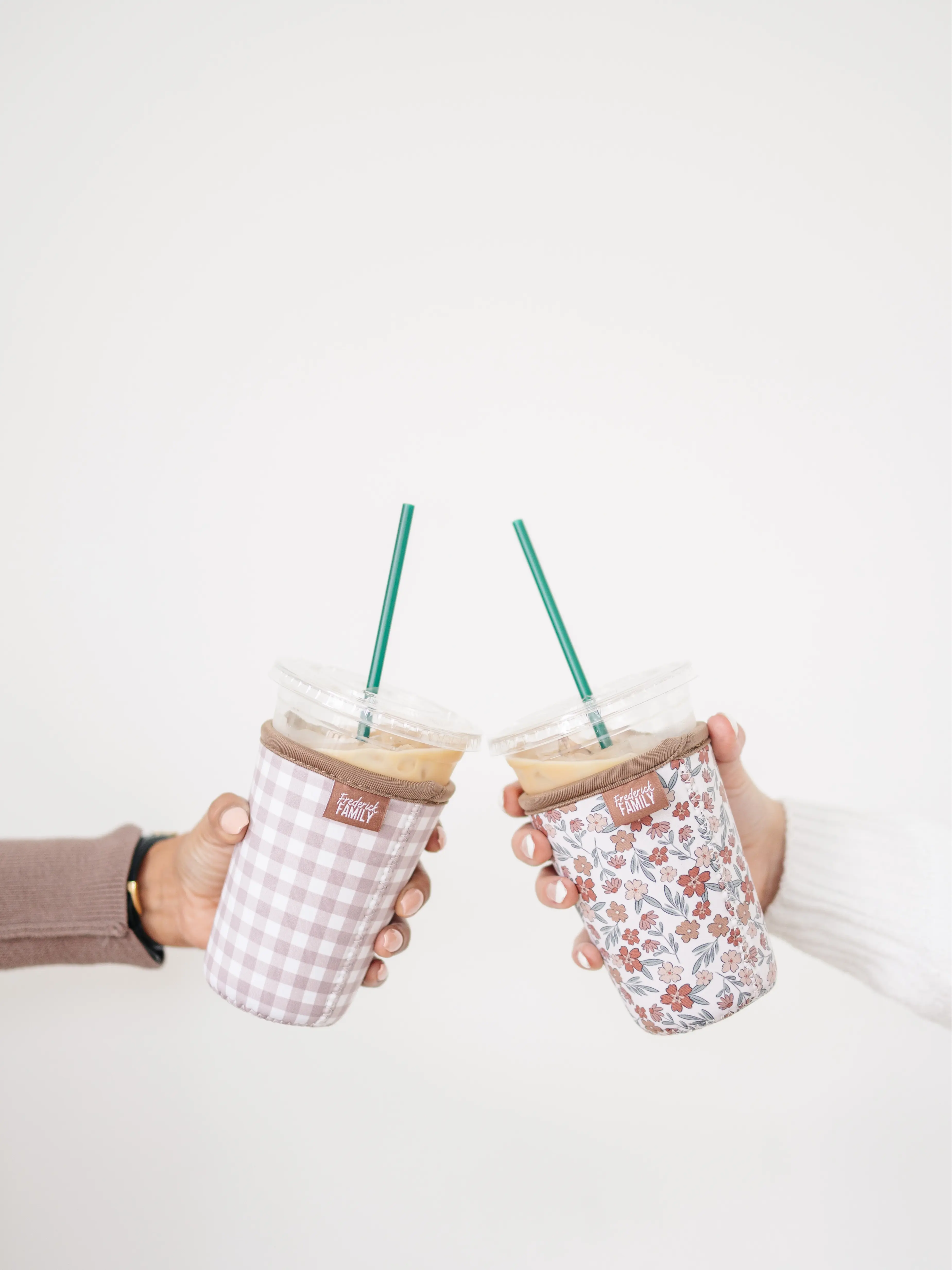 Coffee Sleeve – Reusable Cup Holder for Iced Coffee, Fits Starbucks & Dunkin Cups, Cute Drink Sleeve Gift for Coffee Lovers Mug