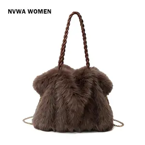 Gentle textured plush handbag, trendy and fashionable velvet tote bag, crossbody tote bag,casual and versatile shoulder bag,simple solid color niche design shoulder commuter bag, suitable for daily matching,commuting and other scenarios.