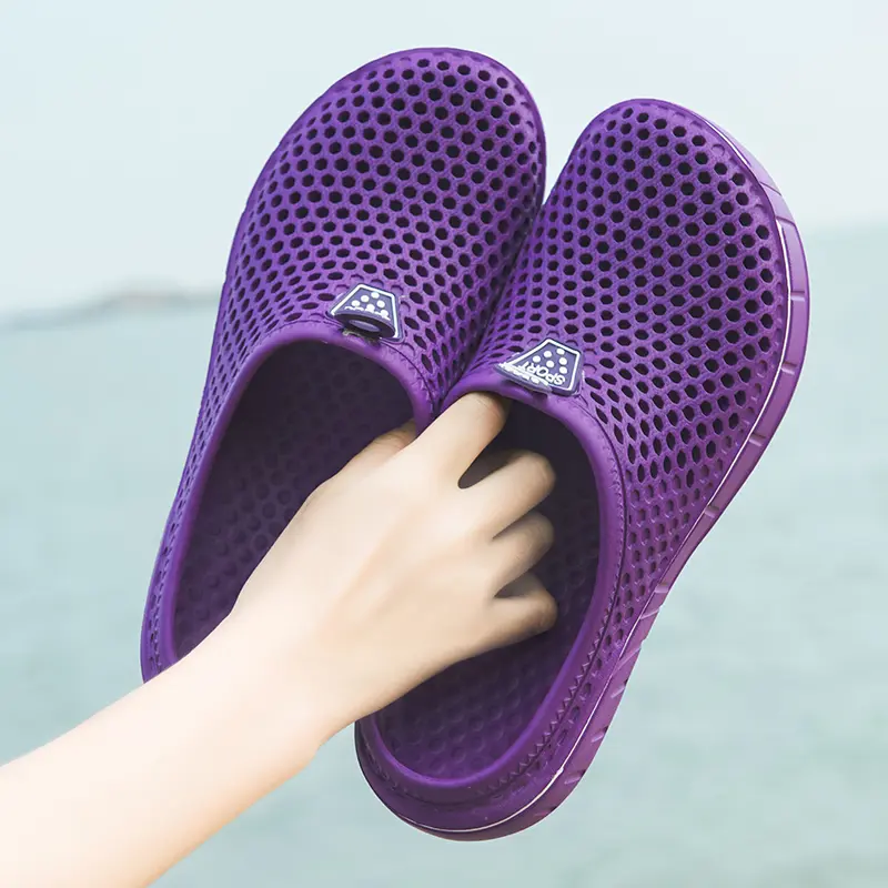 Unisex Breathable Mesh Clogs, Quick-Dry Hollow Out Slip-On Shoes, Non-Slip Water Shoes for Men Women, Summer Casual Footwear for Beach, Pool & Daily Wear