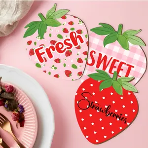 2D flat 3-piece set of strawberry wooden wall decoration "Fresh and Sweet Strawberries" kitchen sign, rural farmhouse-style wooden art piece, suitable for kitchen, dining room, garden lovely home decoration hanging piece