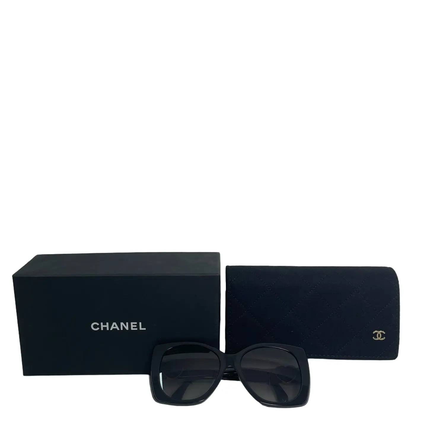 Pre-owned Chanel Square Frame Sunglasses Black with Gradient Gray Lenses and Quilted Case