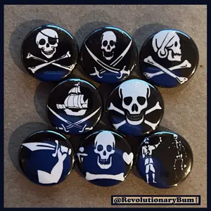 Jolly Rogers -Buttons- 8 Pack