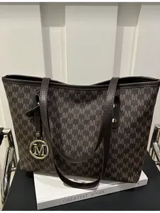 Fashion Letter Women Tote Bag with Pendant Simple Shoulder Underarm Bag Fashionable Shopping Bag