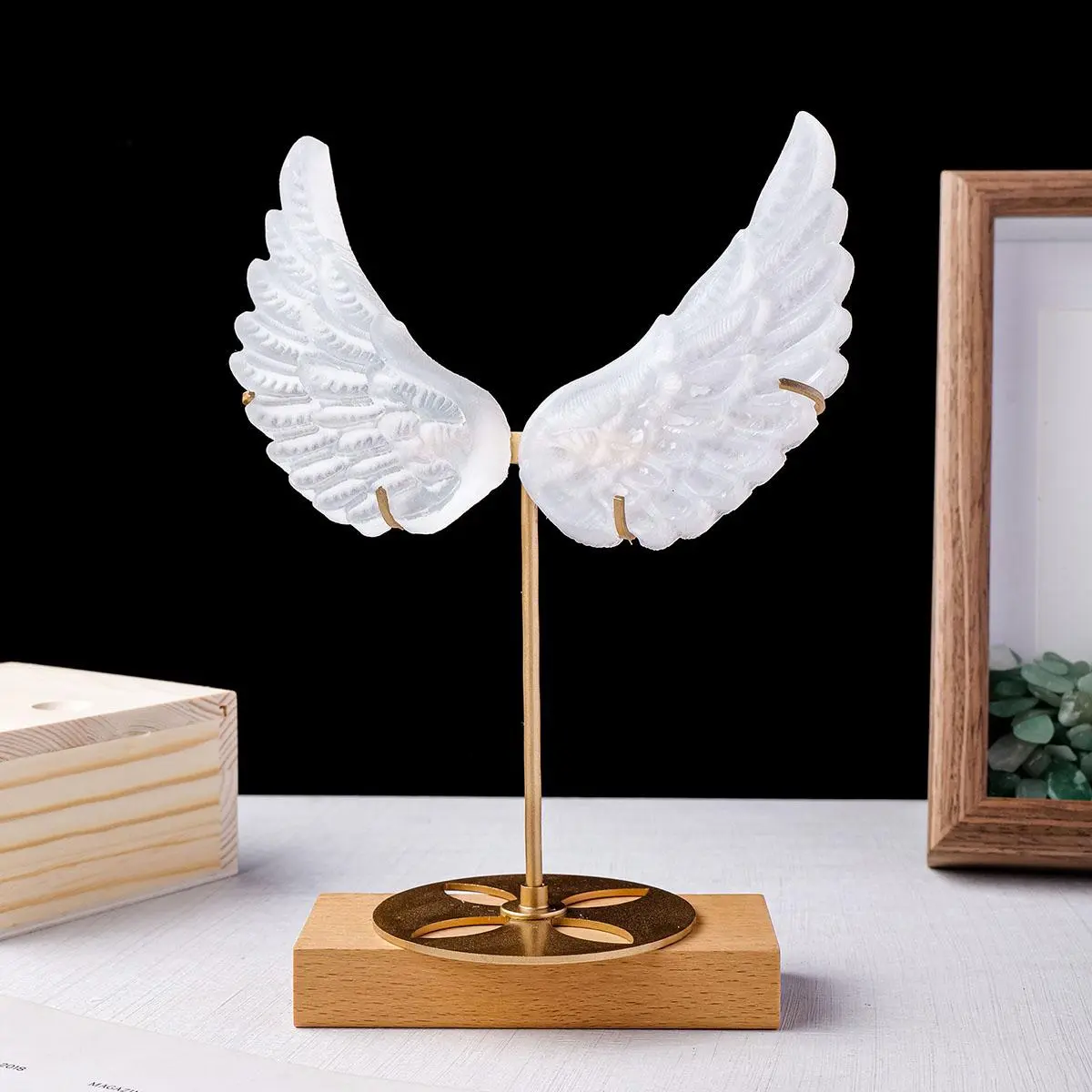 Selenite Wing Design Ornament, Decorative Piece, Crystal Figurine, Creative Desktop Decoration, Modern Home Decoration for Living Room Bedroom Office, Gift for Friends & Family