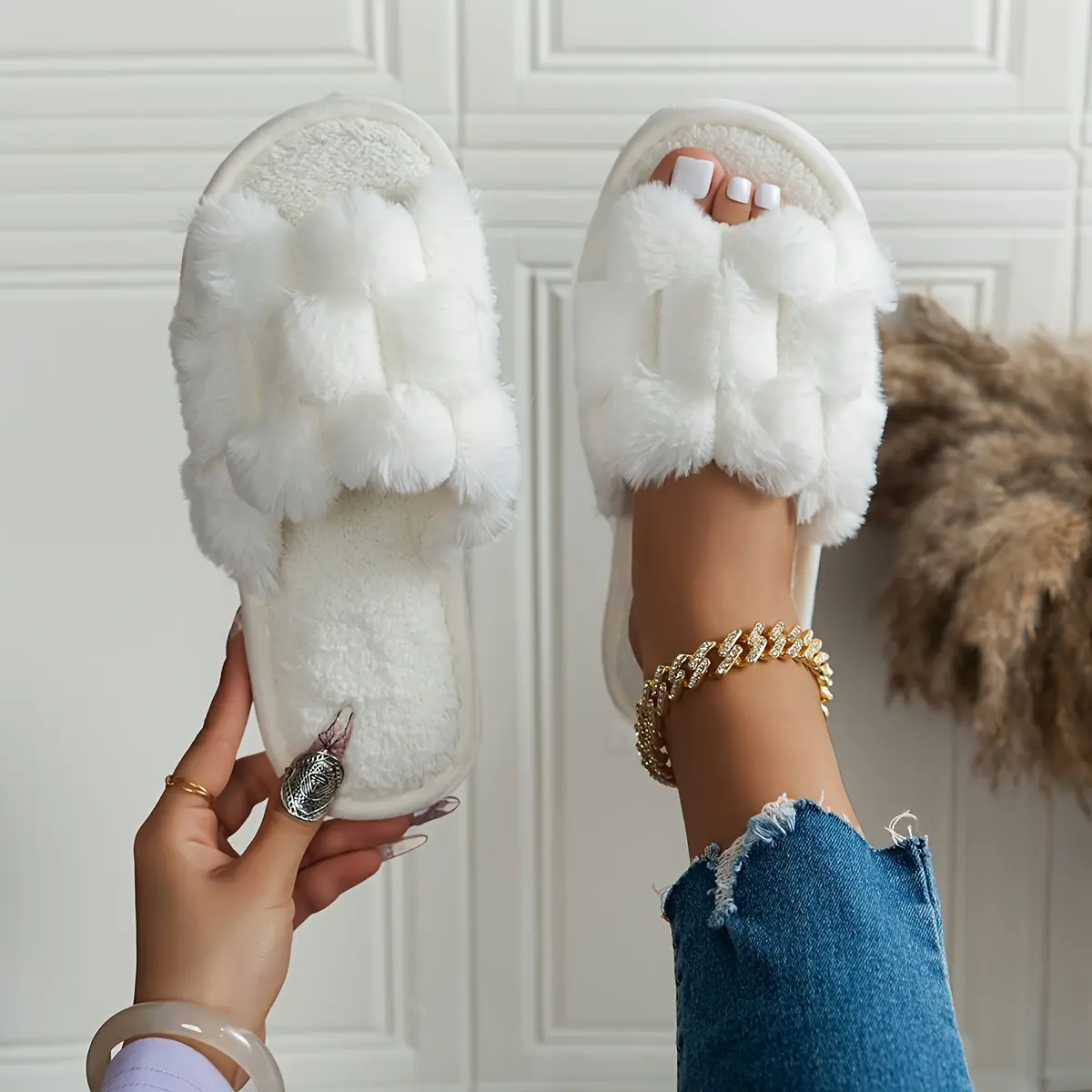 Cozy Hexagonal Plush Winter Slippers for Women and Couples - Elegant Two-Tone Design with Fluffy Faux Fur Trim, Soft EVA Sole, Comfortable Indoor Footwear in Pink, Green, and White, Indoor Slippers