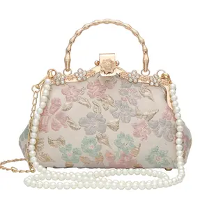 BWINKA Retro Shoulder Chain Messenger Clutch Chinese Style Embroidered Elegant White Peony Flower Women's Evening Bags