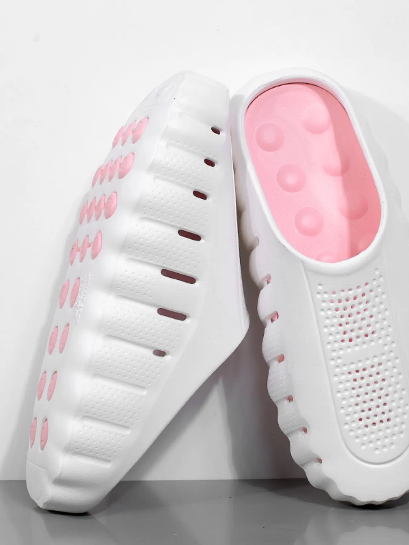Double Color Eva Massage Sandals, Unisex Hollow Out Non Slip Breathable Slippers, Anti-Slip Thick Sole, Super Soft Bottom, Summer Outdoor Wear