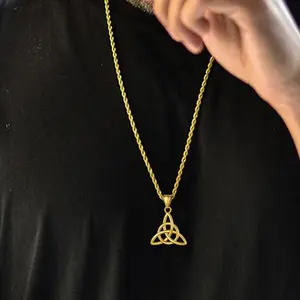 U7 Celtic Knot Pendant Amulet Talisman Necklaces