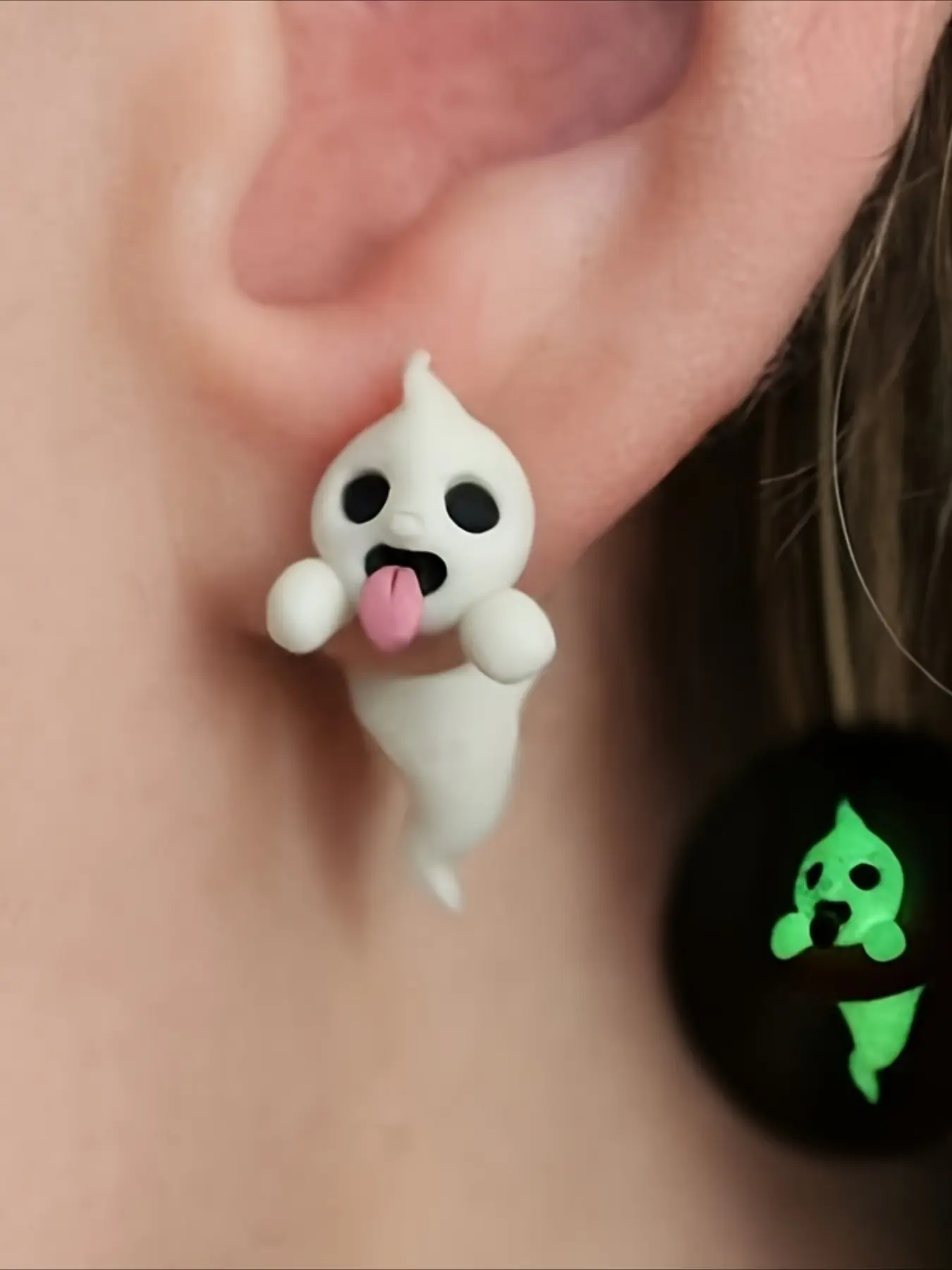 1 Pair of Glow in The Dark Halloween Ghost Earrings Cute, Quirky, Fun and Spooky Teen Accessories with Playful Design Perfect for Parties and Halloween Celebrations