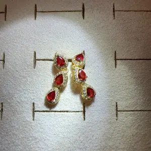 <PingEast jewelry >EZP201---- 925 Sterling Silver Drop Earrings Set with Three 3*4mm Eye-Clean Pear-Shaped Natural Sri Lankan Red Sapphires. Comes with a Certificate
