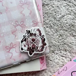 Sleep Token "Roses & Skull" Gothic Phone Grip – Dark Romance Design, Perfect Gift for Metal Music Fans