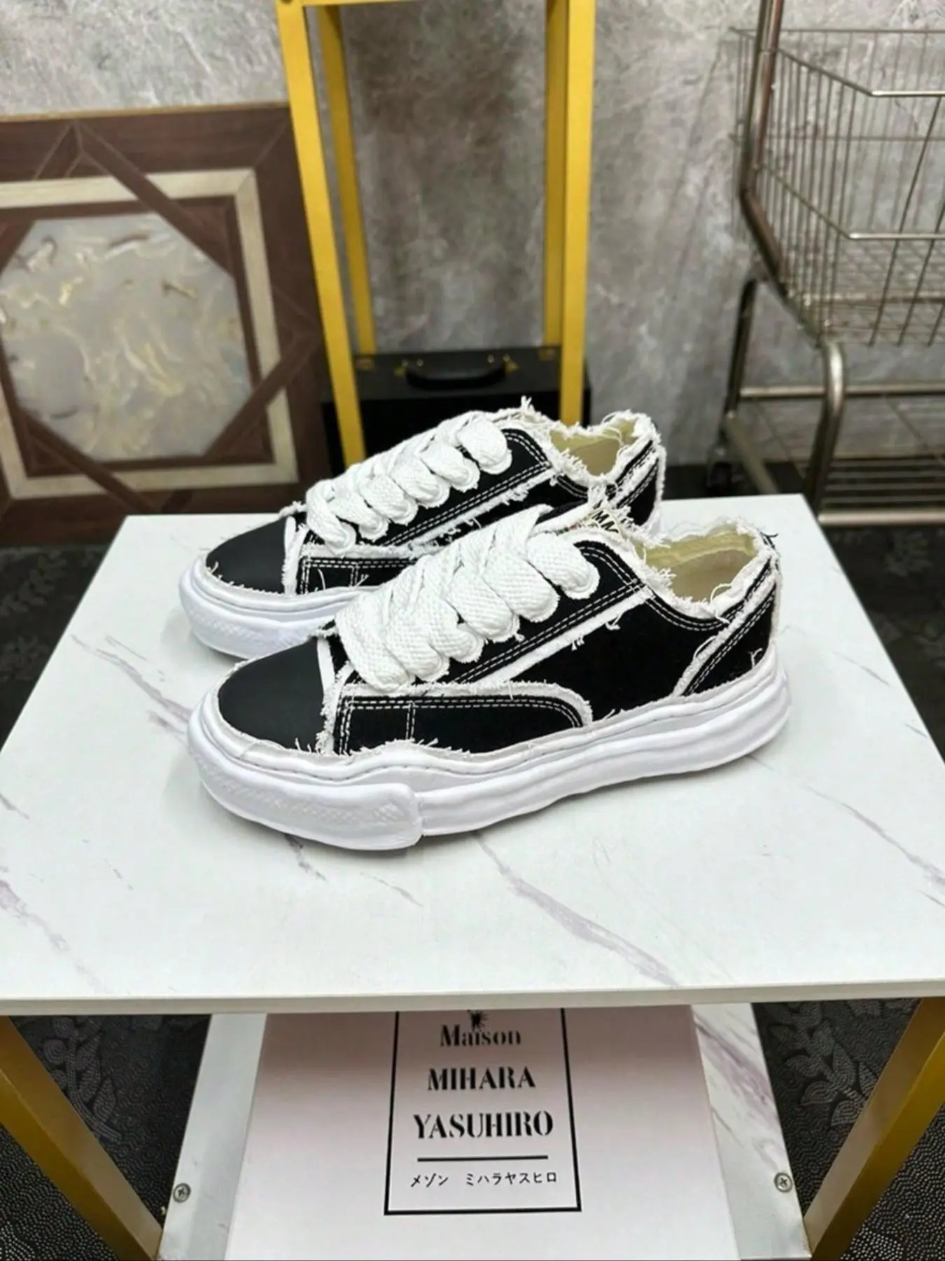 Maison Mihara Yasuhiro New MMY Men and Women Casual Sneakers Classic Anti-Slip Durable Rubber Lightweight Low-Top Sneakers Trainer, Campus Couple Shoes, Versatile Gift Box Included, Casual Trainers, Footwear