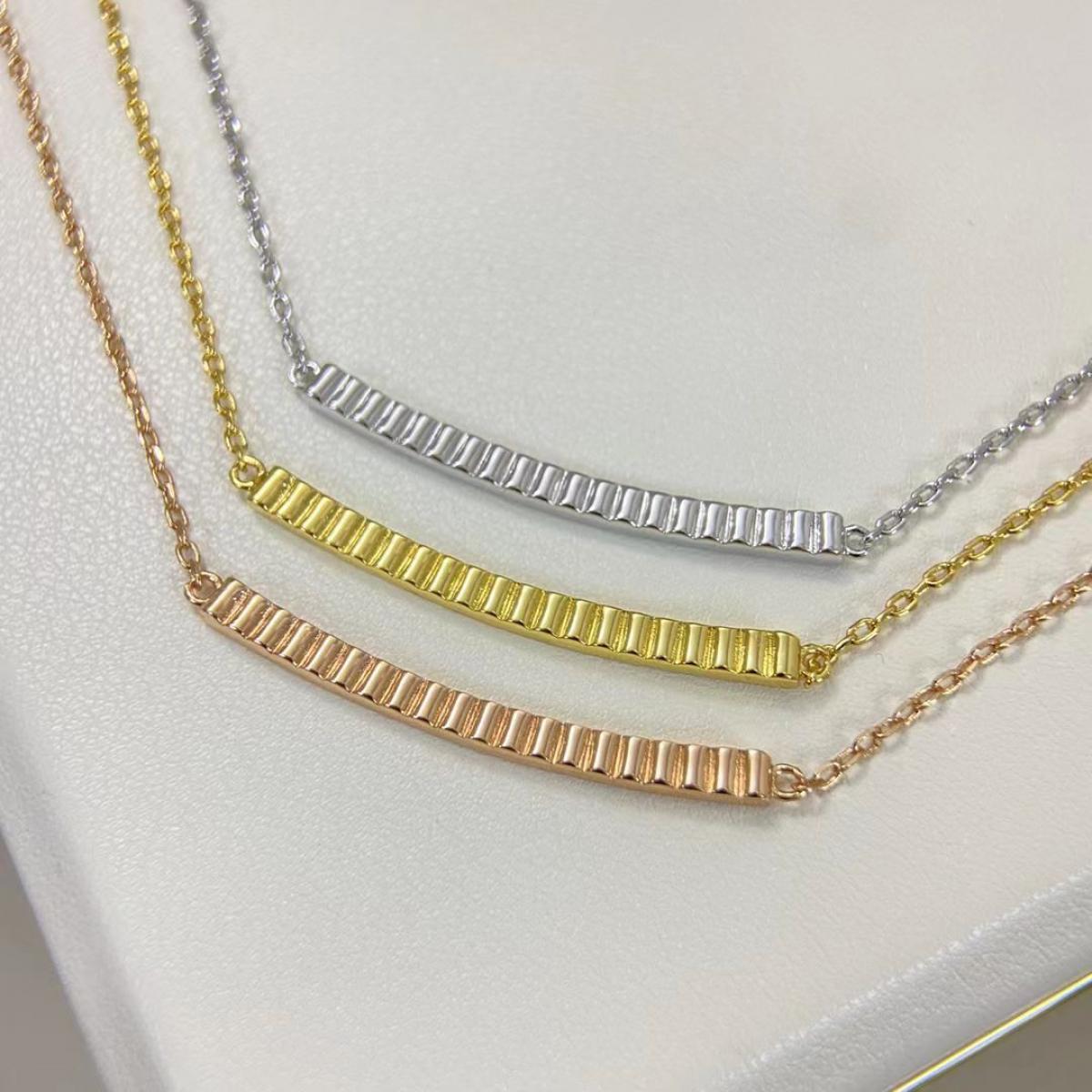 Minimalist Curved Bar Necklace | Elevate Your Everyday Look