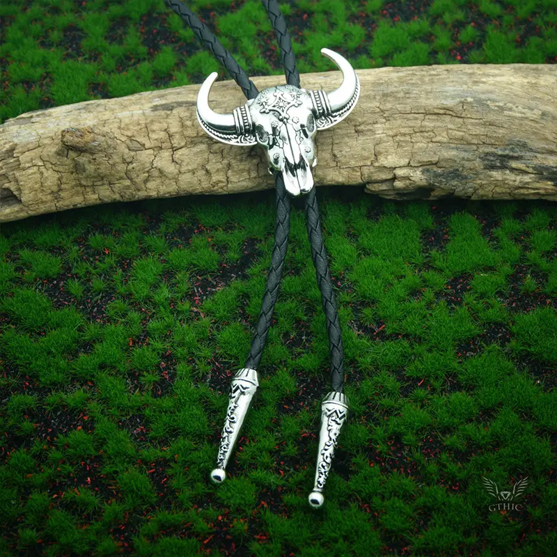 GTHIC Vintage Bull Head Western Cowboy Zinc Alloy Bolo Tie - Unisex, Adjustable, Everyday Statement Piece Jewelry Accessory for Men