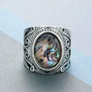 Vintage Iridescent Natural Labradorite Silver Ring Vintage Iridescent Natural Labradorite Silver Ring