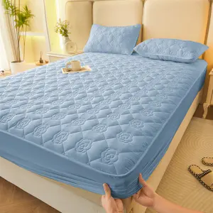 Blue Rose Print Waterproof Quilted Polyester Fitted Sheet, 11.8 Inch Deep Pocket, Soft Breathable Stain-Resistant Mattress Cover, Ideal for Bedroom, Hotel & Dorm Essentials, Bed Sheets, Wrinkle Resistant