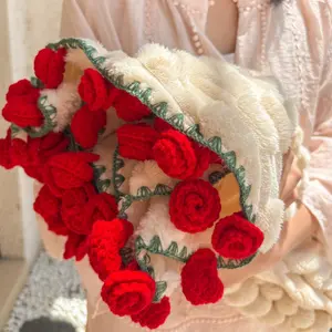 Round Bamboo Texture Blanket with Rose Design, Soft Comfortable Washable Throw, Perfect Gift for Loved Ones, Ideal Holiday Present, Rose Flower Blanket