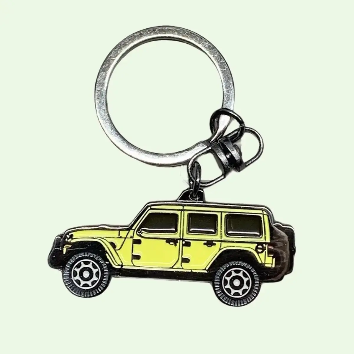 Enamel Keychain for Jeep Wrangler JL - Durable High-Quality Enamel Design, Stylish Accessory with Vibrant Colors