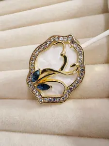 Elegant Classical Orchid Brooch for Women, High-End Collar Pin, Vintage Zirconia Orchid Brooch, Versatile Accessory for Formal Occasions