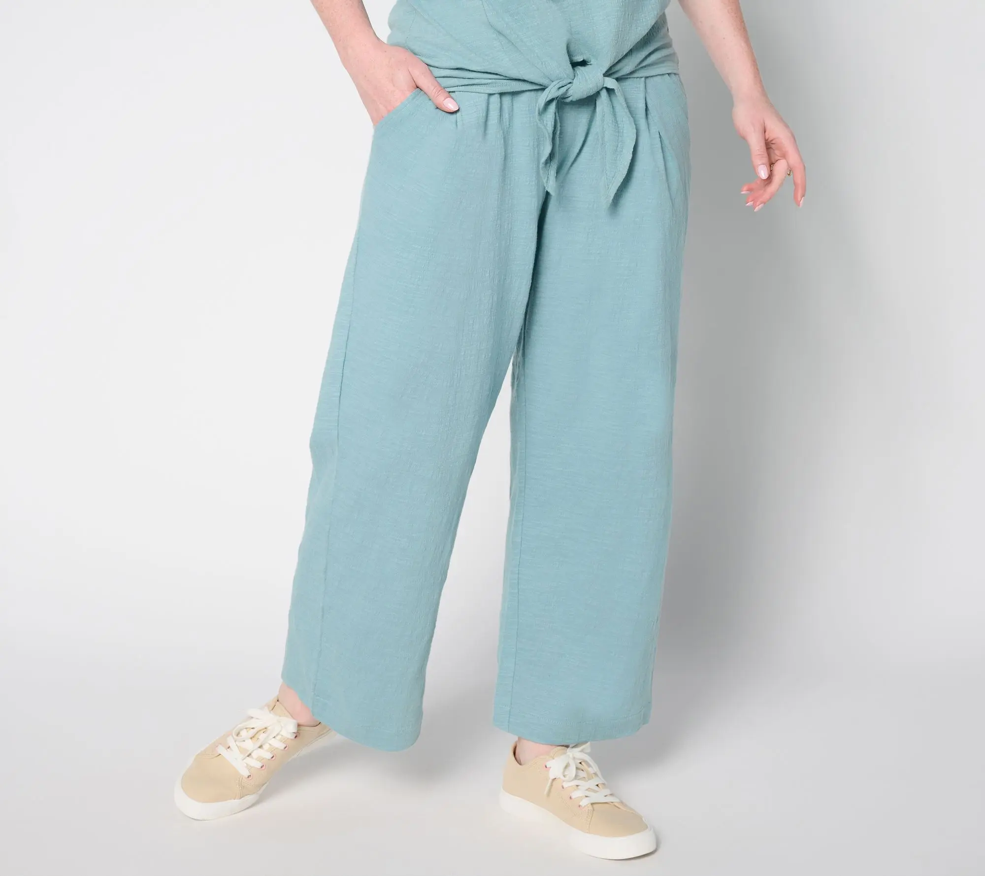 AnyBody Petite Crinkle Knit Jersey_Wide Leg Crop Pants