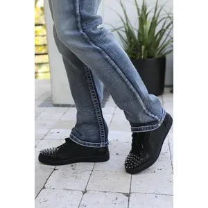 Mens Multi Fabric Low-Top Sneaker With Spikes